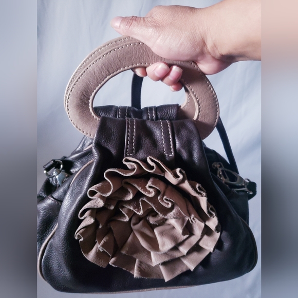 Beautiful Flawer Leather Purse. - Picture 3 of 7